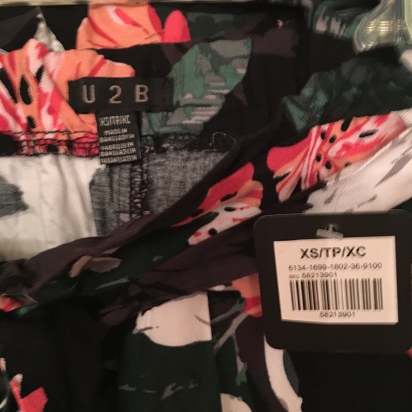 Adorable tropical paperbag colorful shorts. Size XS. New - Picture 5 of 7